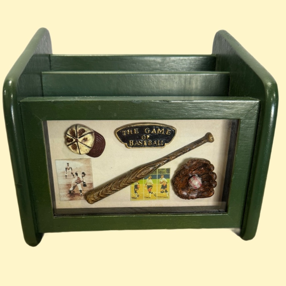 2007 Designstyles Desktop Mail/Remote Control Organizer for Baseball Fans
